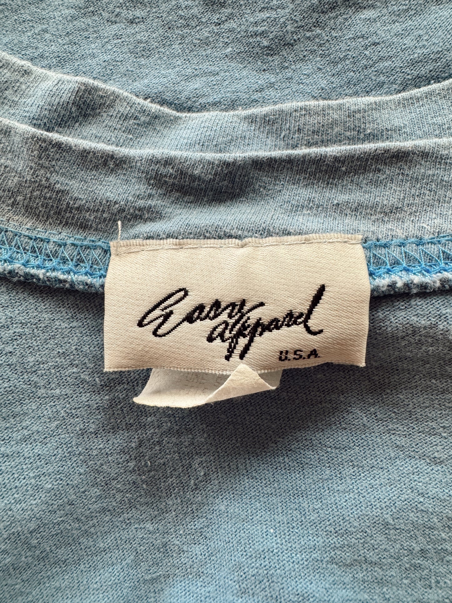 Baby Blue Graphic 90s T-Shirt (M)