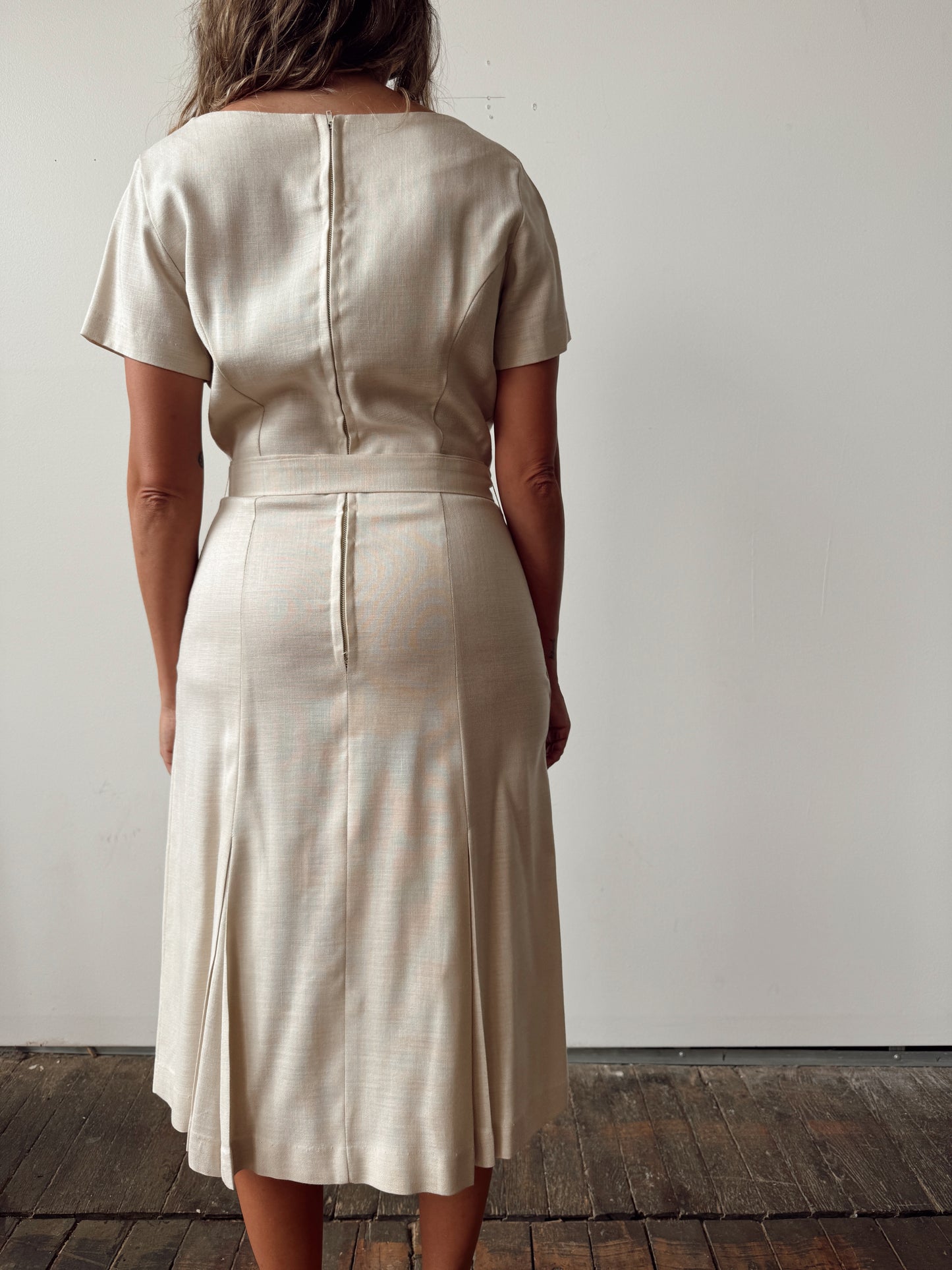 Ivory Linen 70s Pleate Midi Dress (30")
