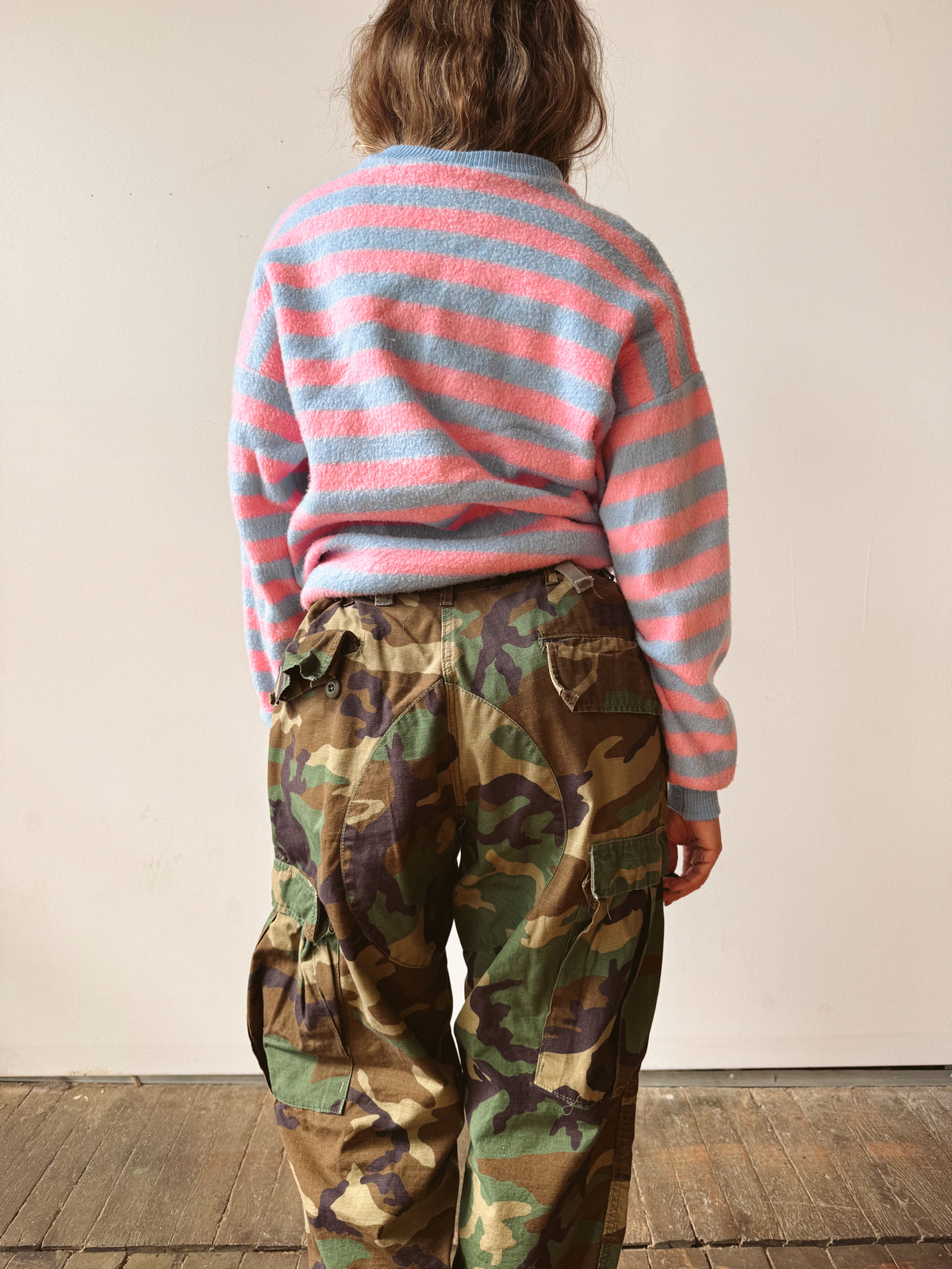 Fuzzy 80s Striped Crewneck Sweatshirt (M)