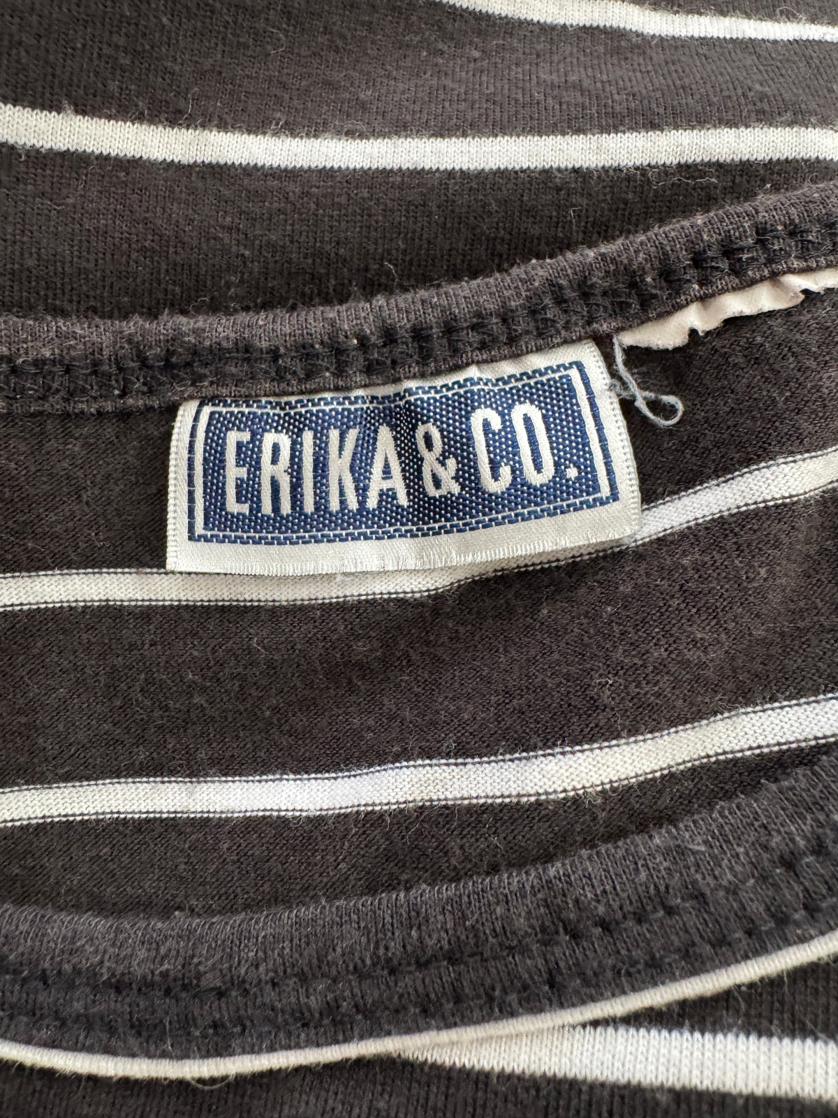 Black and White Striped 00s Cotton Tee (M)