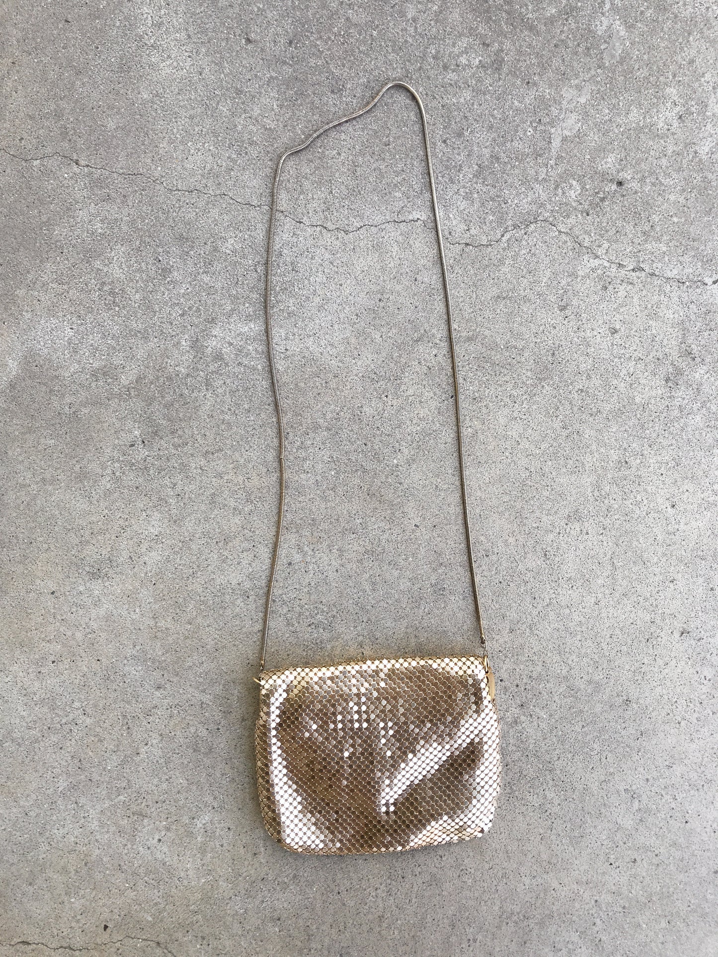 METAL MESH CROSSBODY