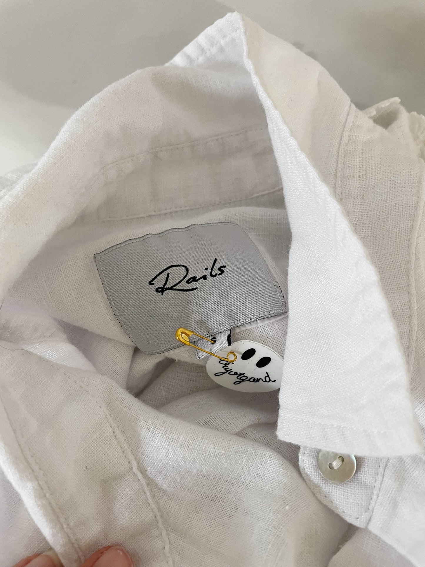Linen Crop with Daisy Appliques