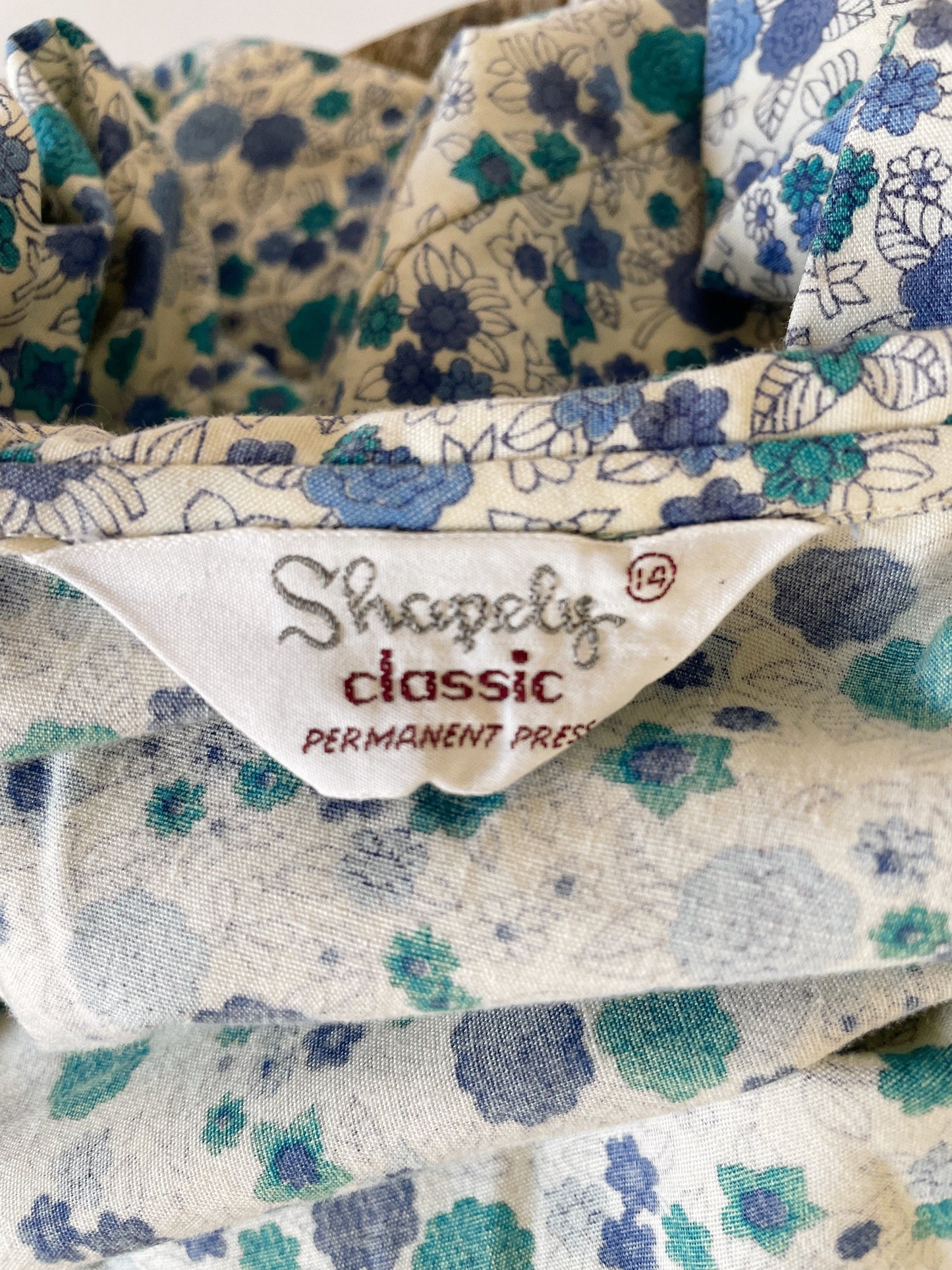 60s Shapely Blue Floral Blouse