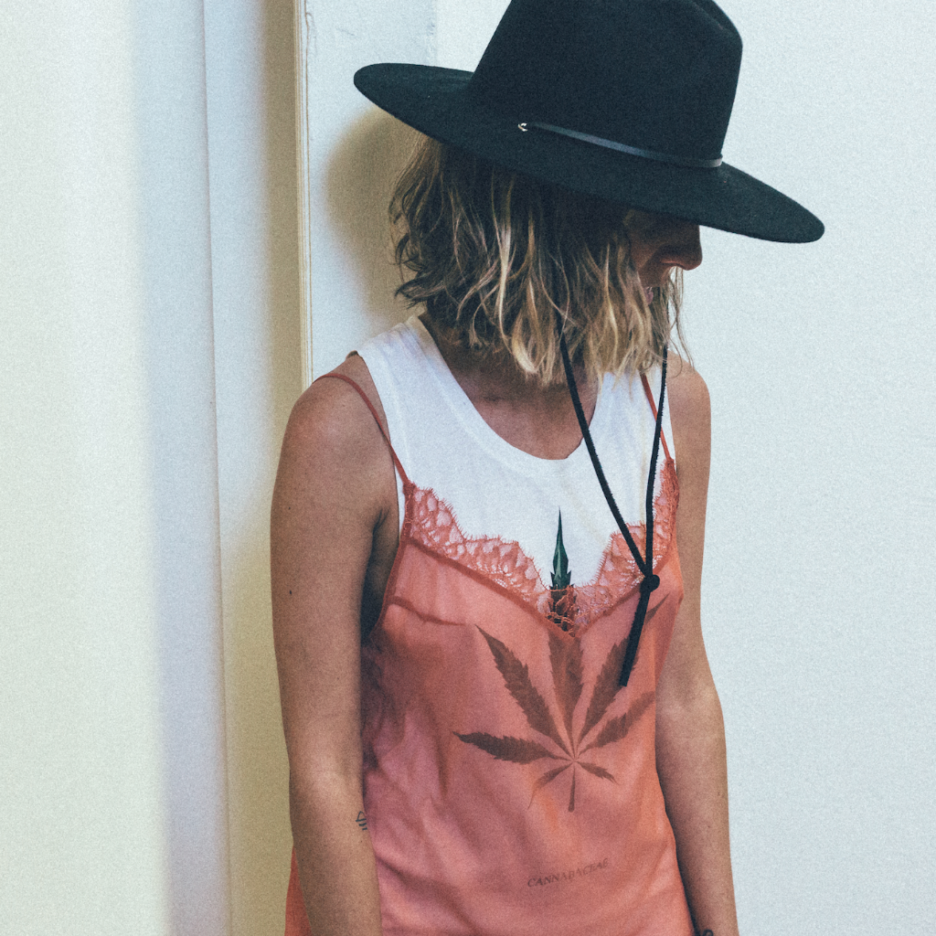 WIDE BRIM HAT / SMALL