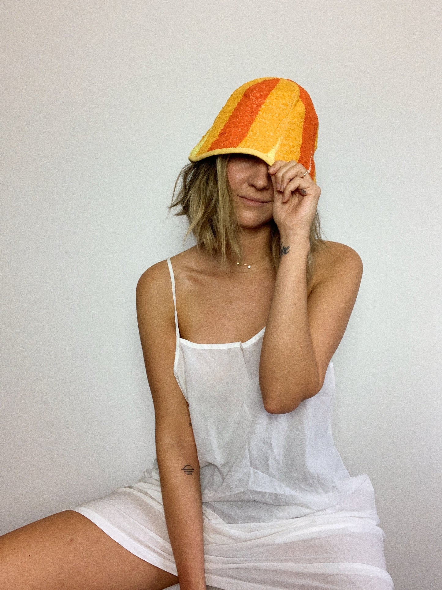 TERRY CLOTH TULIP HAT / SMALL