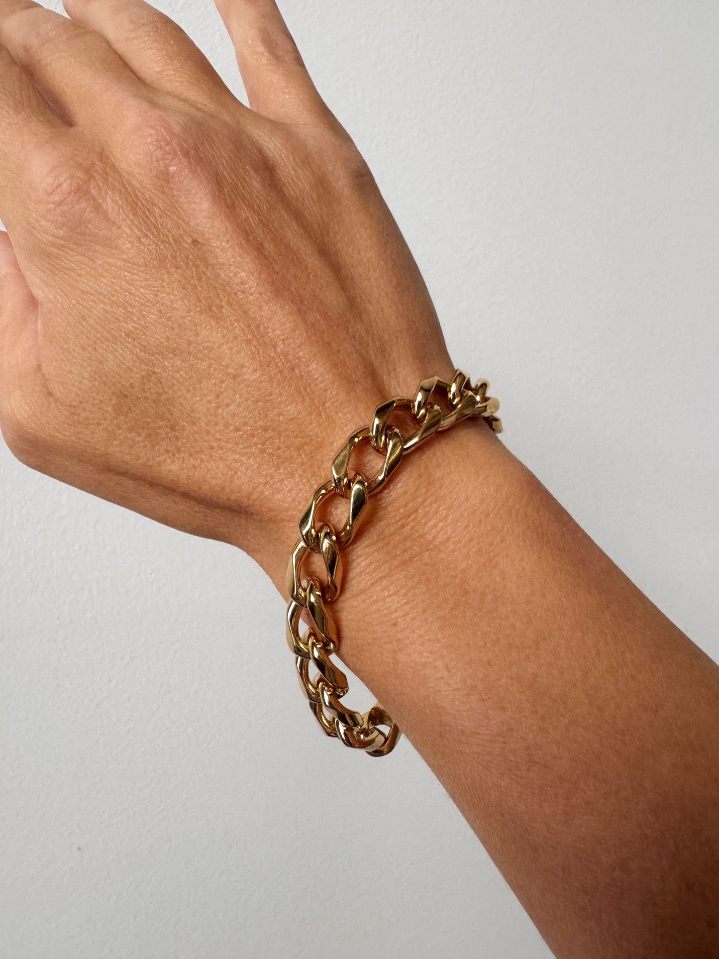 Chunky Gold Tone 8" Bracelet