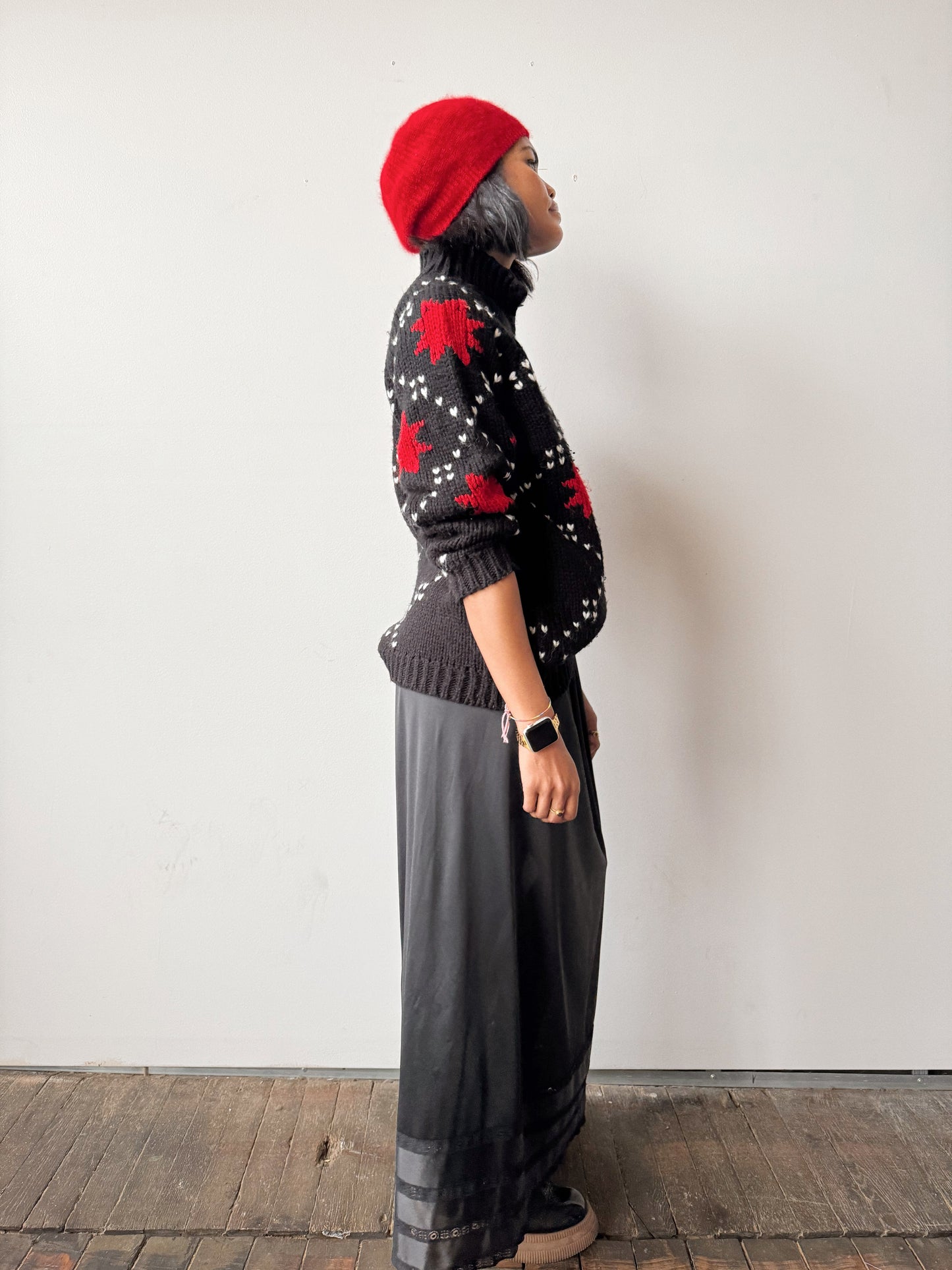 Winter Star 90s Sweater with Button Neck (M)