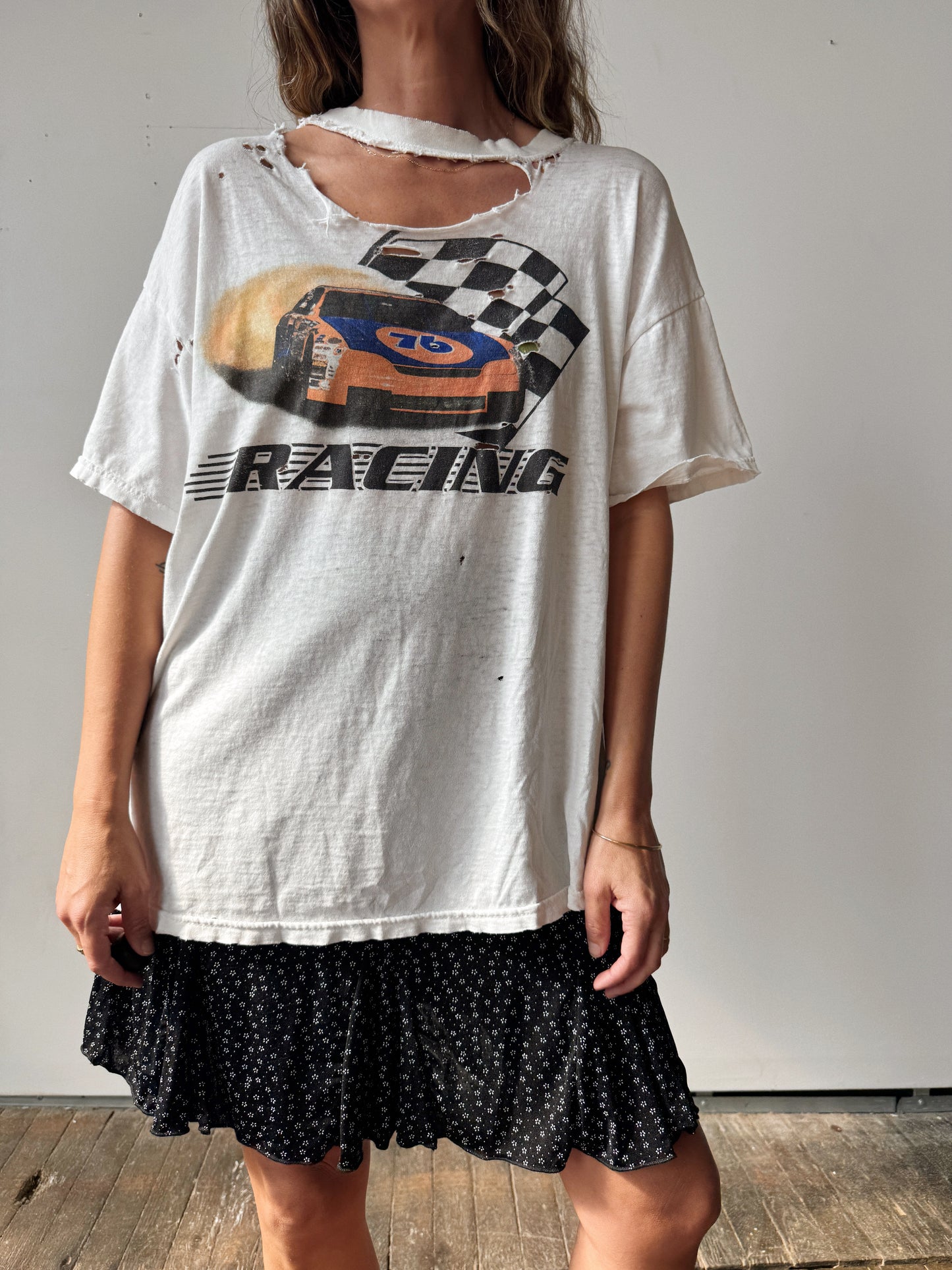 Racing Distressed Thin 90s T-Shirt (Mens L)