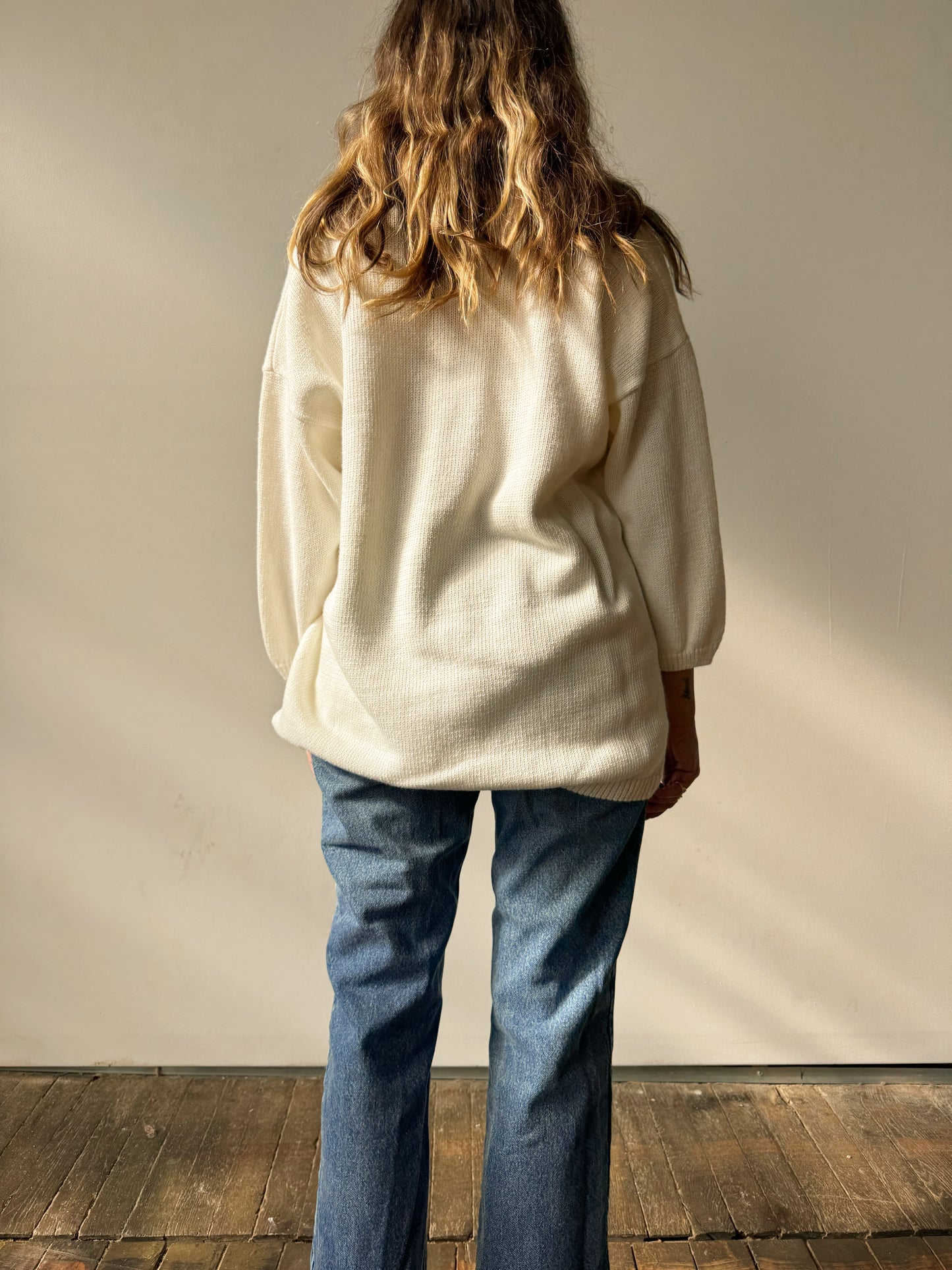 Honors 90s White Embroidered V-Neck Sweater (M)