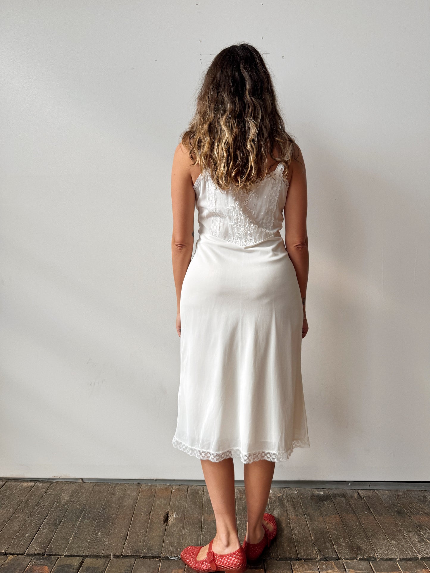 60s Vintage Embroidered White Slip Dress (M)