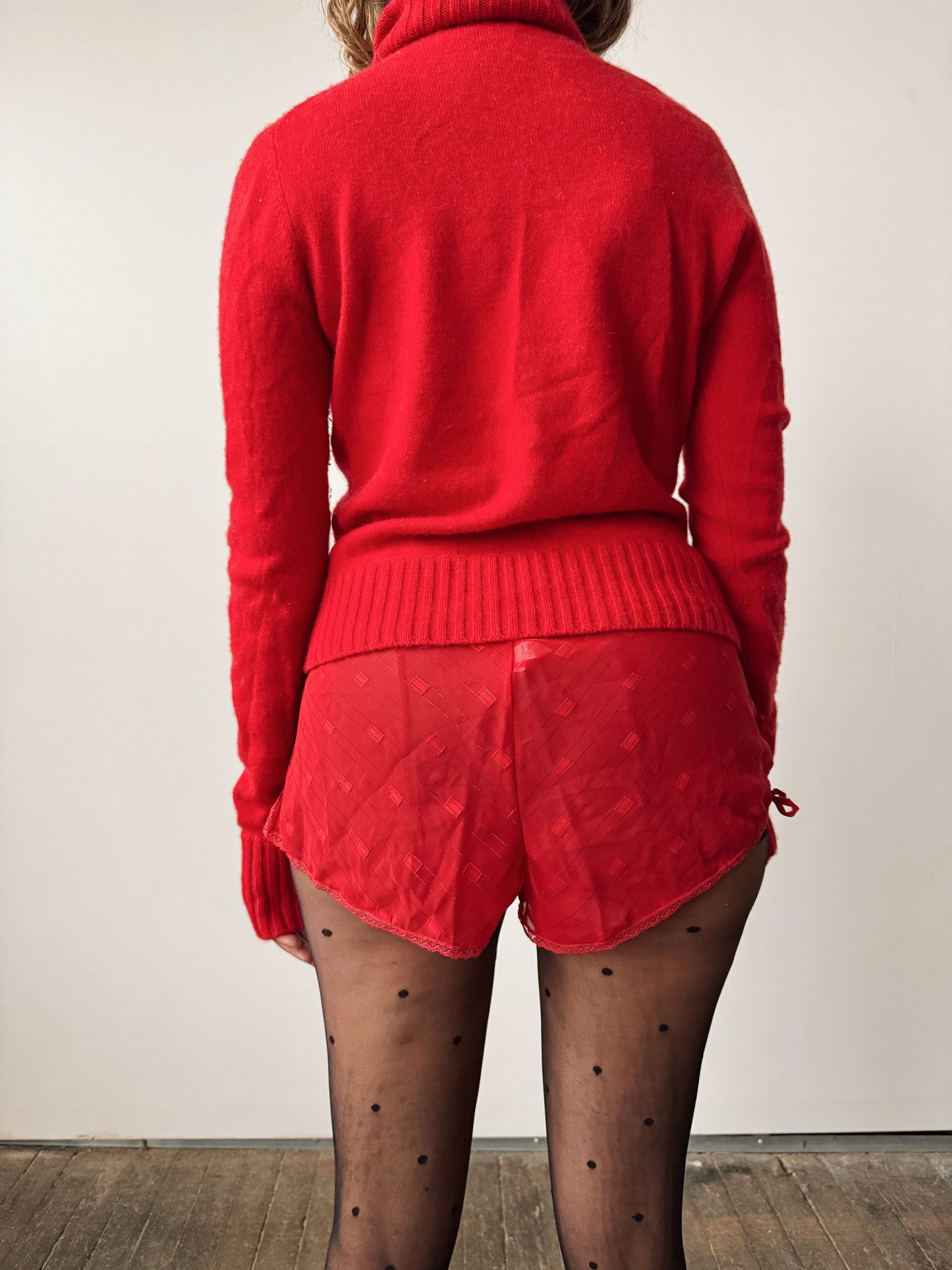 Red Hot Cashmere Turtleneck Sweater (M)