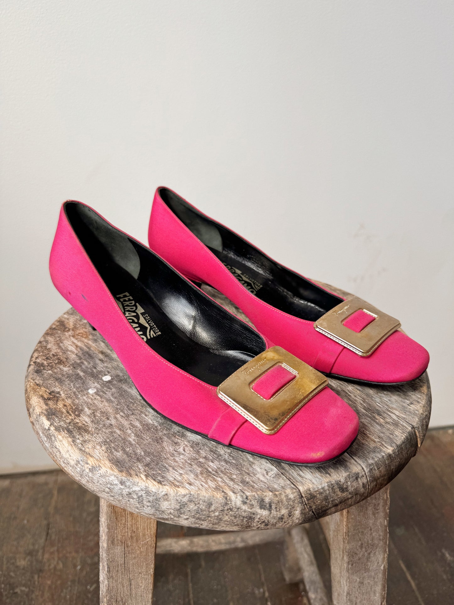 Vintage Ferragamo Satin Ballet Fuchsia Italian Flats (8.5)