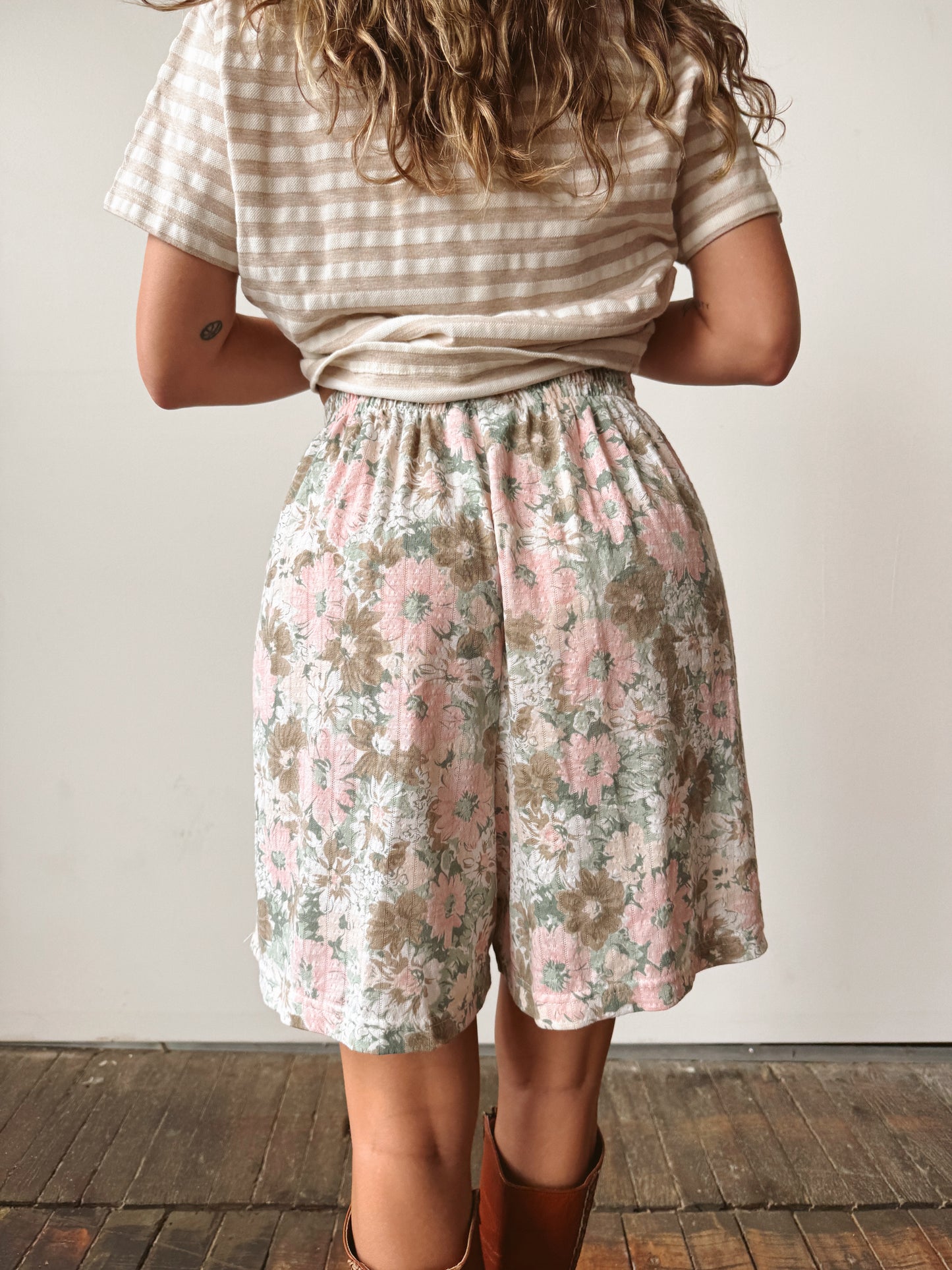 Floral 90s Shenanigans Elastic Shorts (25")
