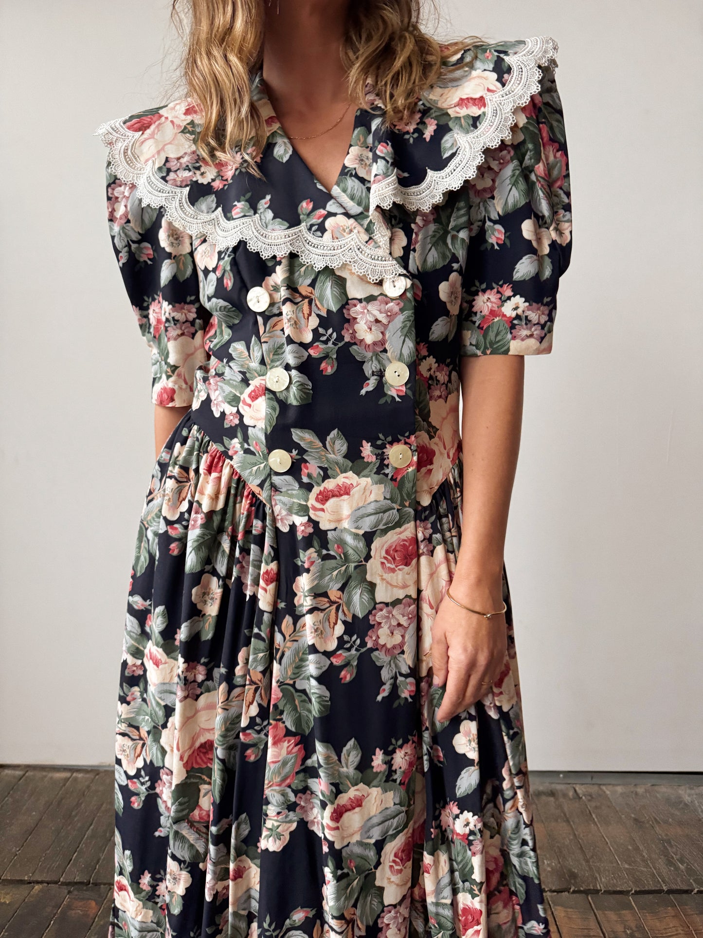 Floral Midwest Lace Dress (M)