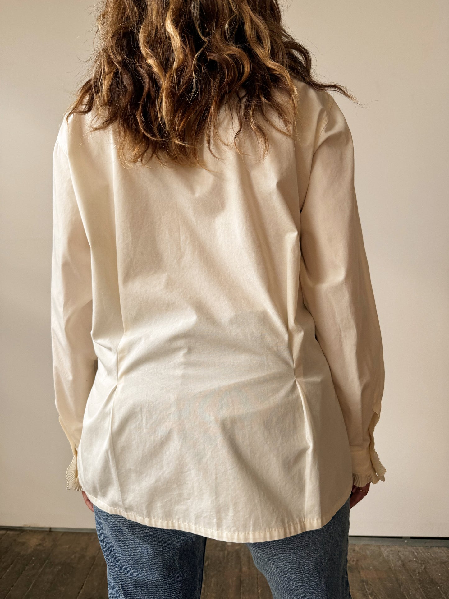 Ruffled Collar Ivory Woven Blouse (L)