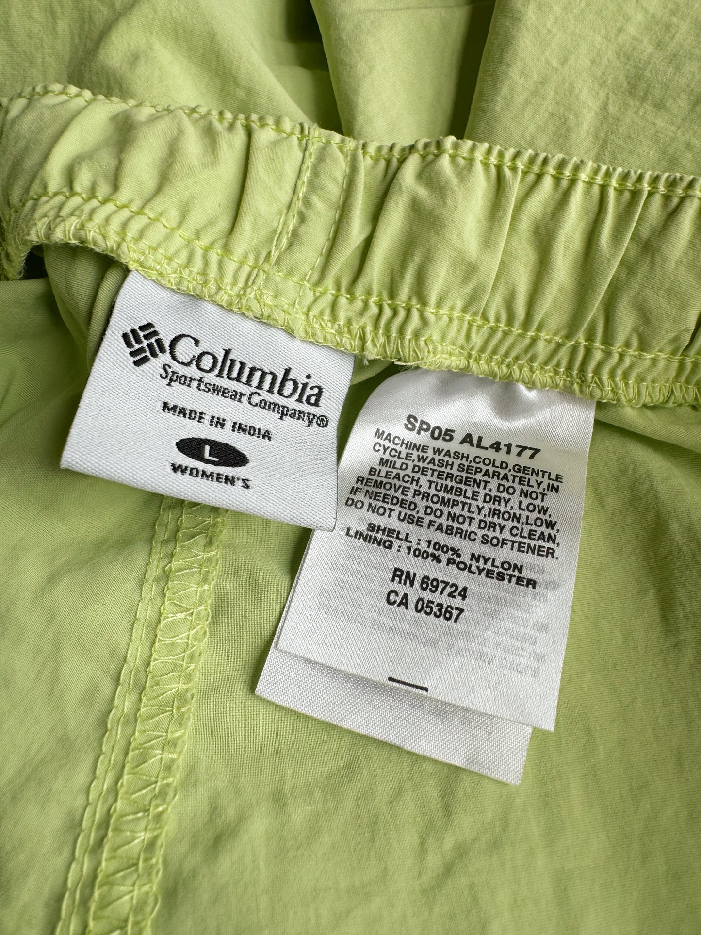 Columbia Chartreuse Baggie Clasp Shorts (L)