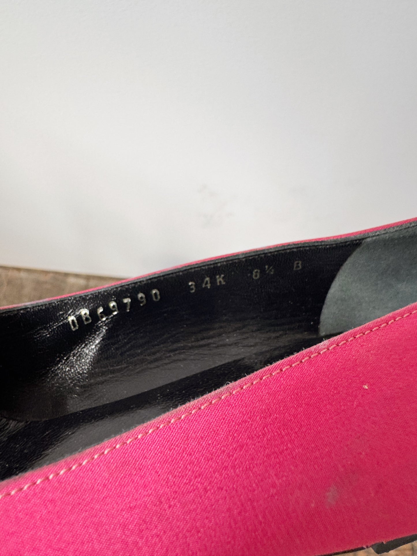 Vintage Ferragamo Satin Ballet Fuchsia Italian Flats (8.5)