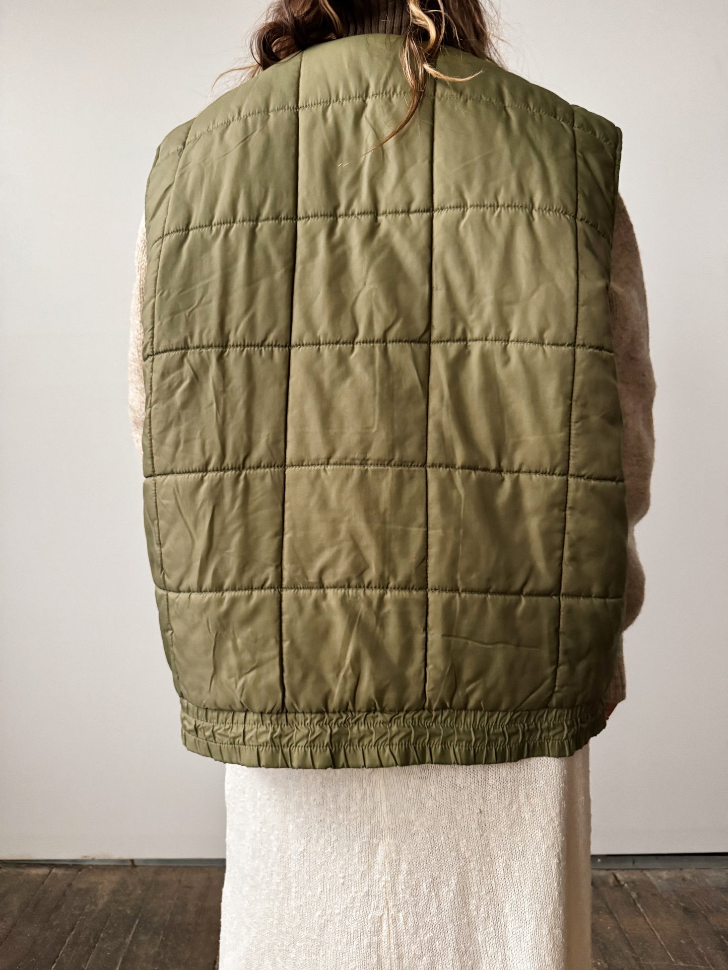 Oversize Khaki Puffer Vest (Mens L)