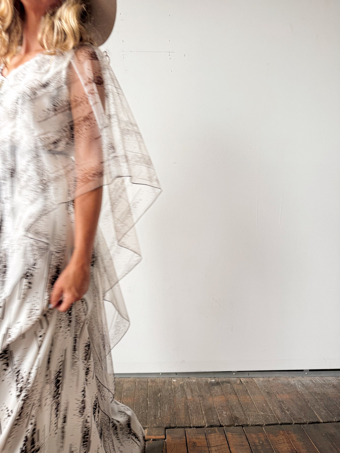 70s Brown and White Sheath Layered Dress (M)