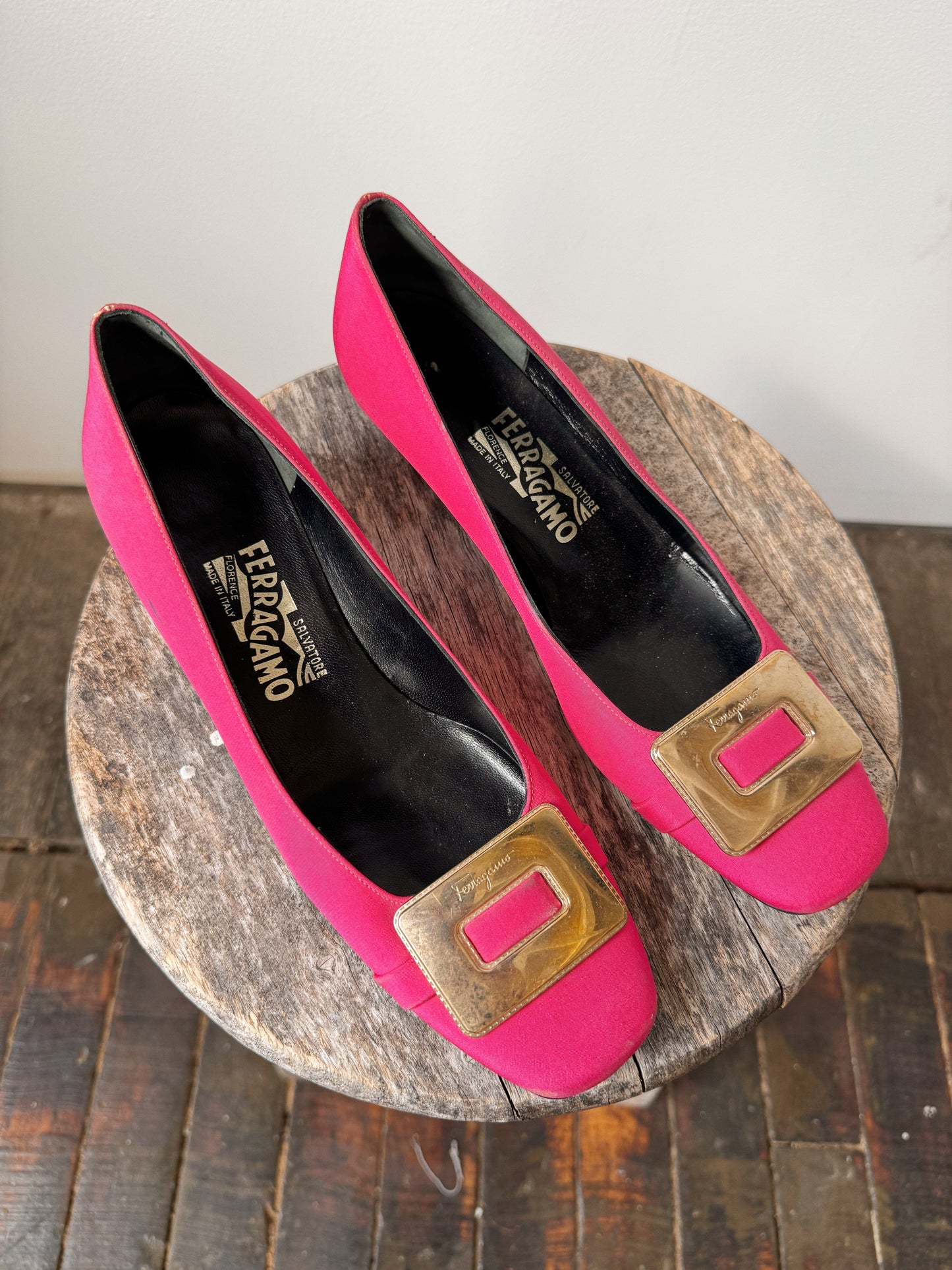 Vintage Ferragamo Satin Ballet Fuchsia Italian Flats (8.5)