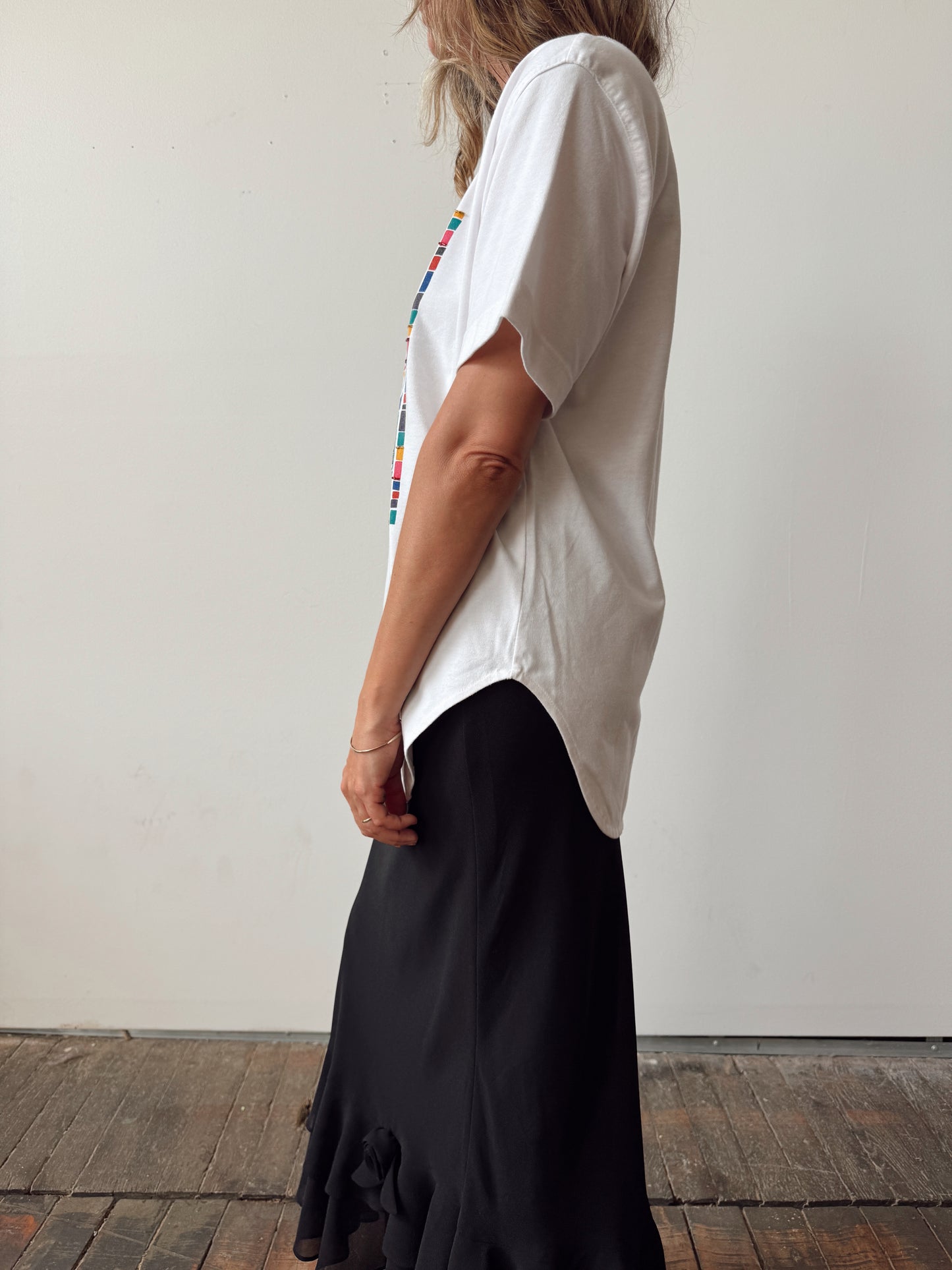 Sun and Flower Textured High-Slit 90s T-Shirt (M)