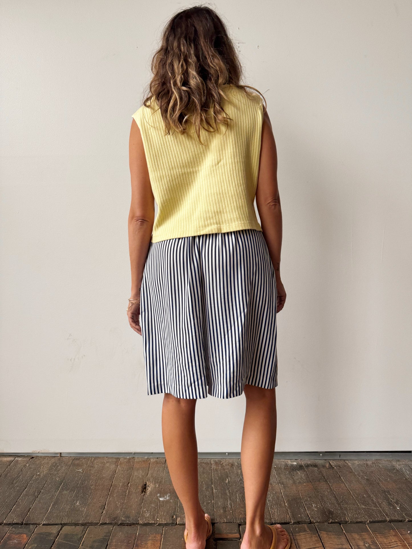 Striped Navy 90s Shorts (M)