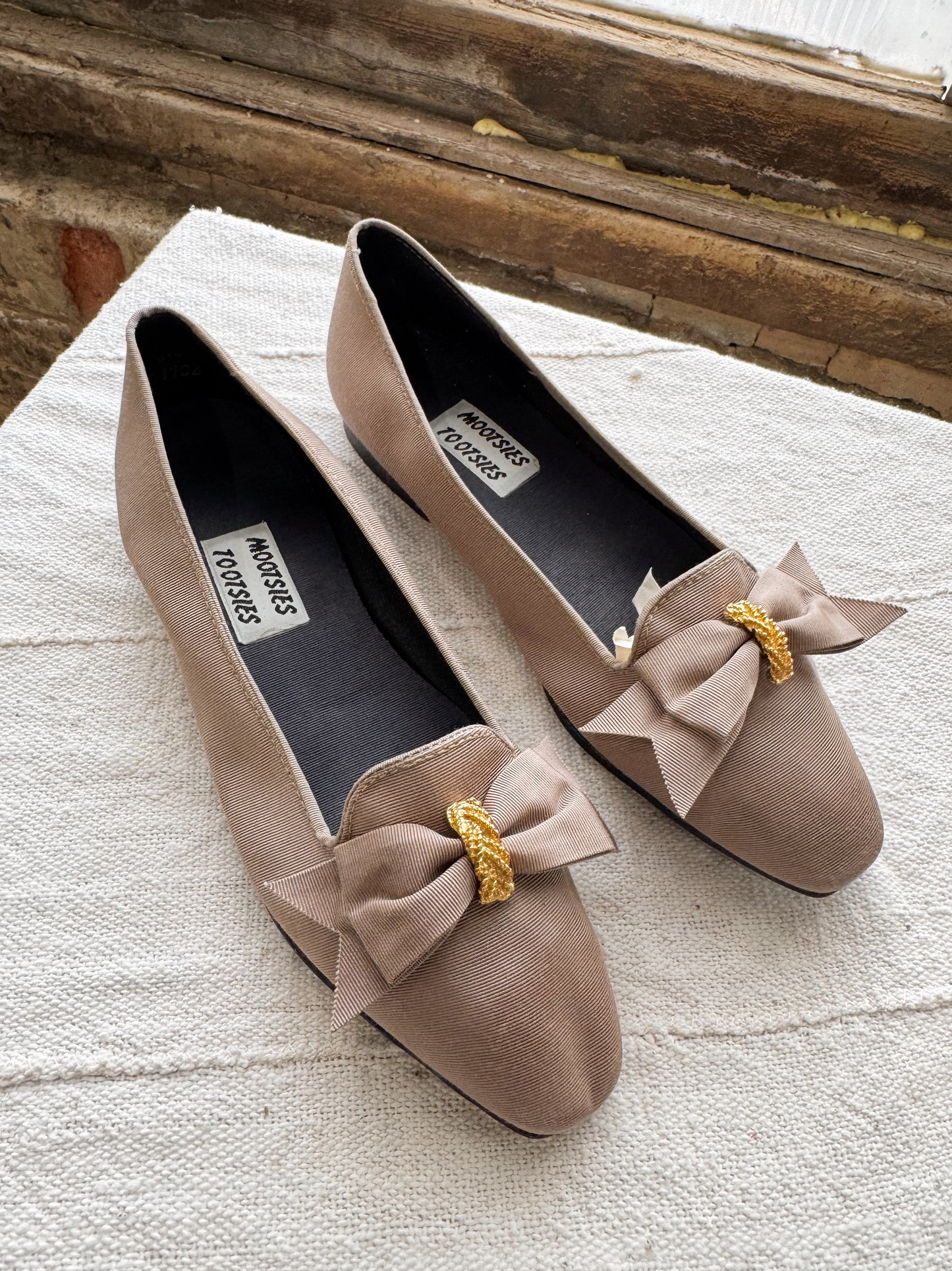 Mootsies Tootsies 90s Grosgrain Taupe Bow Flat (10)