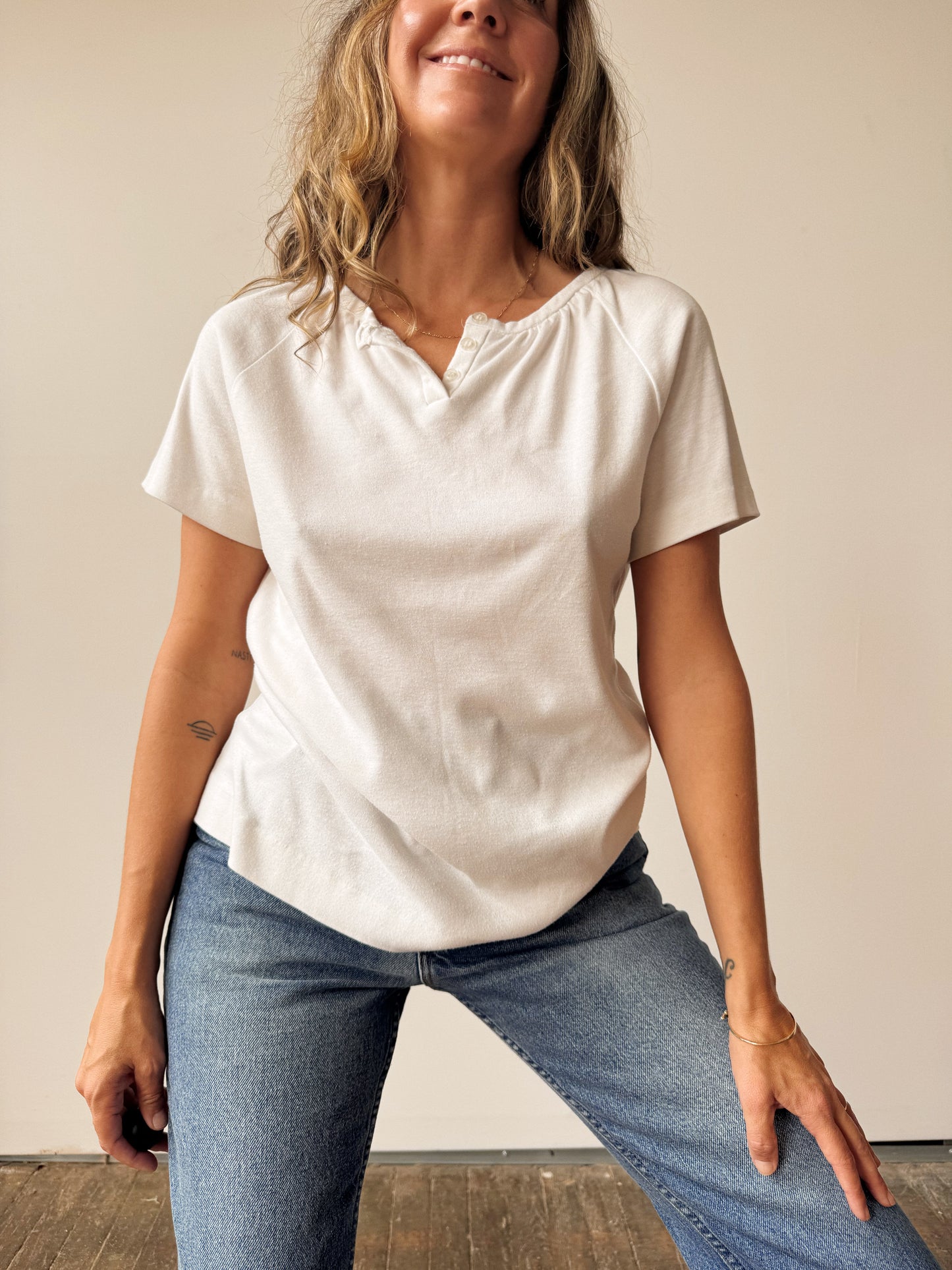 White Button 90s Vintage Tee (S/M)