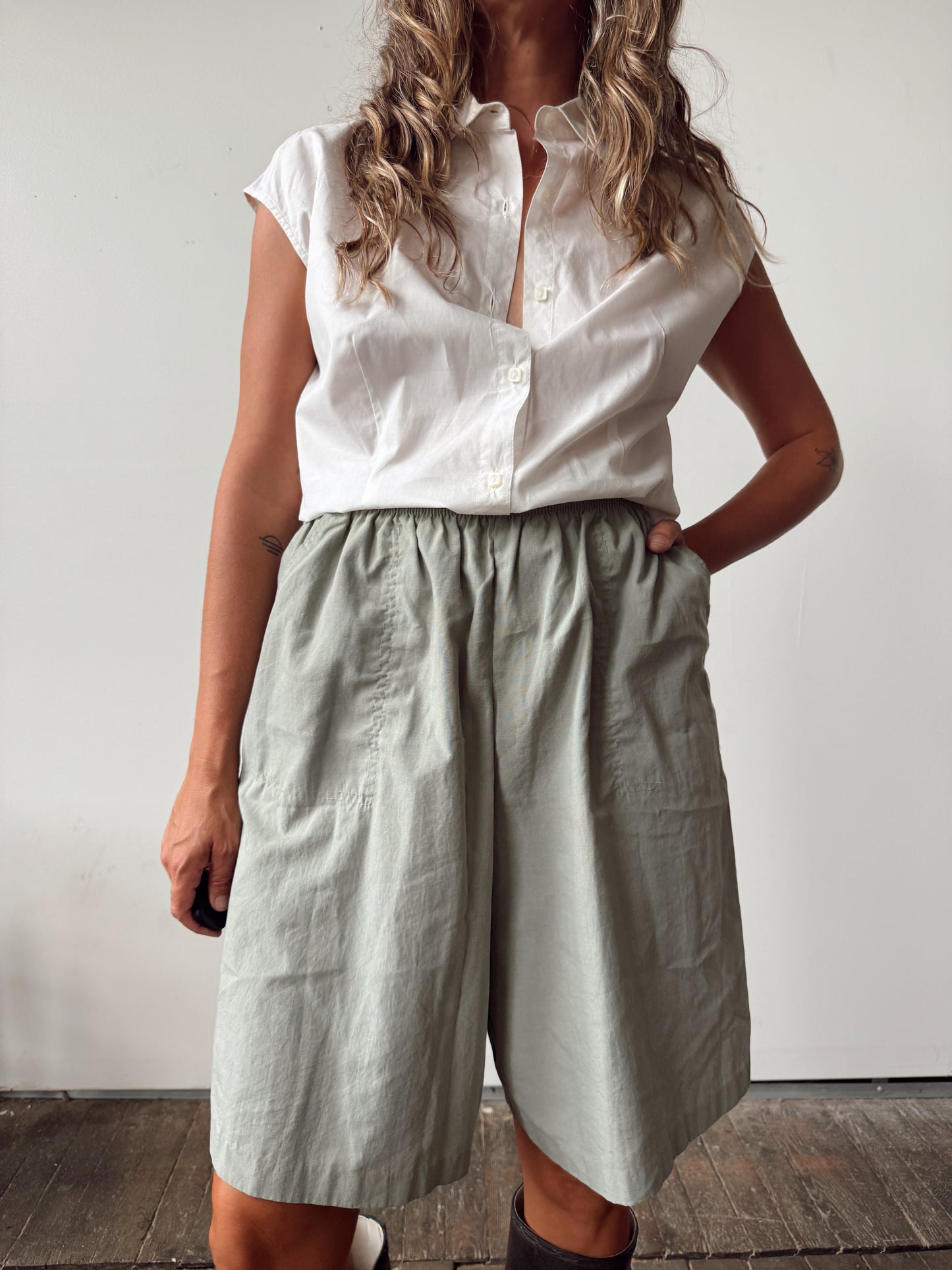 Olive Cotton 90s Long Shorts (M)