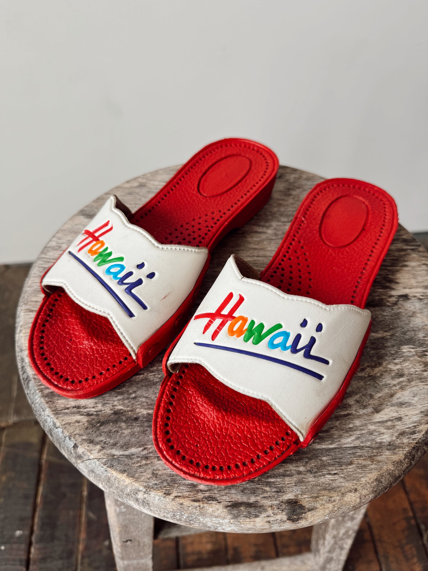 80s Hawaii Rainbow Vacation Slides (Size 38)