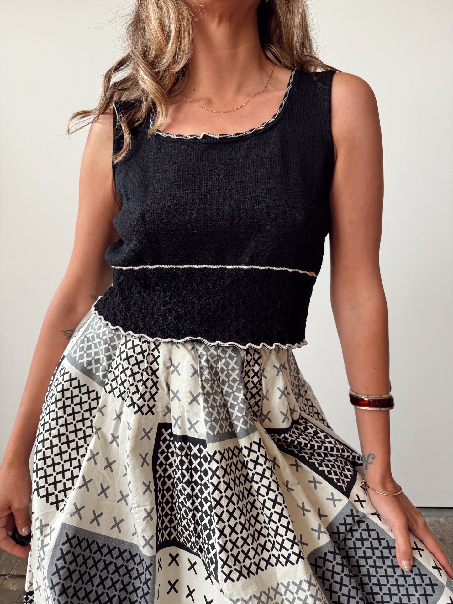 Wool St. John Sleeveless Knit Top (S)