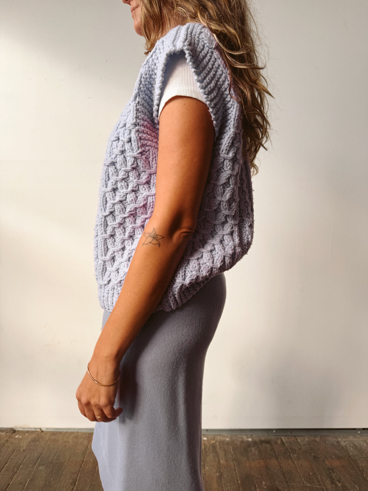 90s Hand-knitted Lilac Sweater Vest (L)