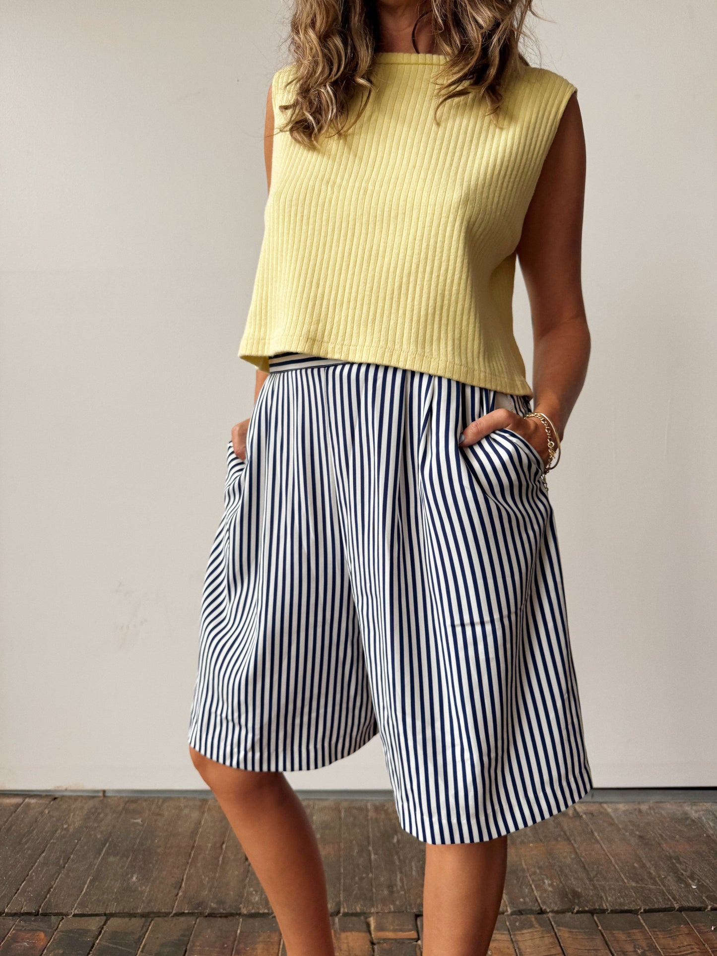 Striped Navy 90s Shorts (M)