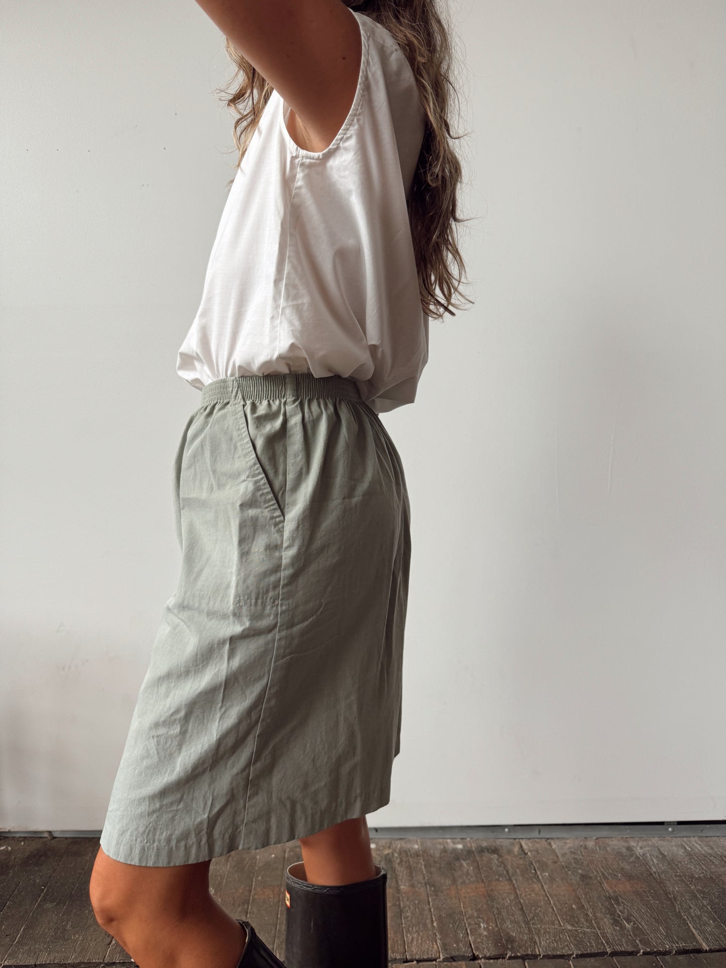 Olive Cotton 90s Long Shorts (M)