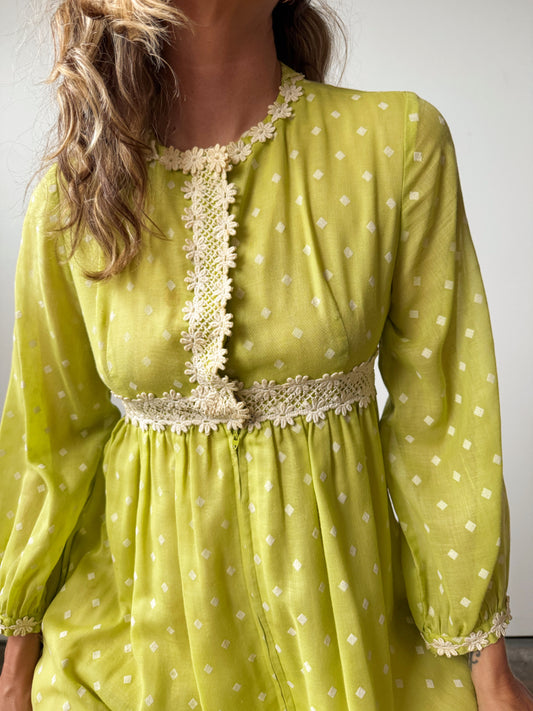 60s Lounge Dress with Daisy Eyelets (M)