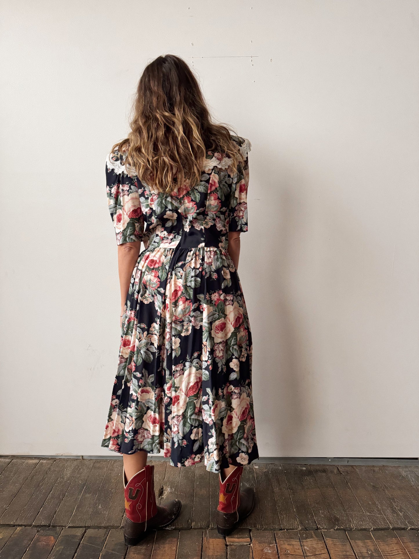 Floral Midwest Lace Dress (M)