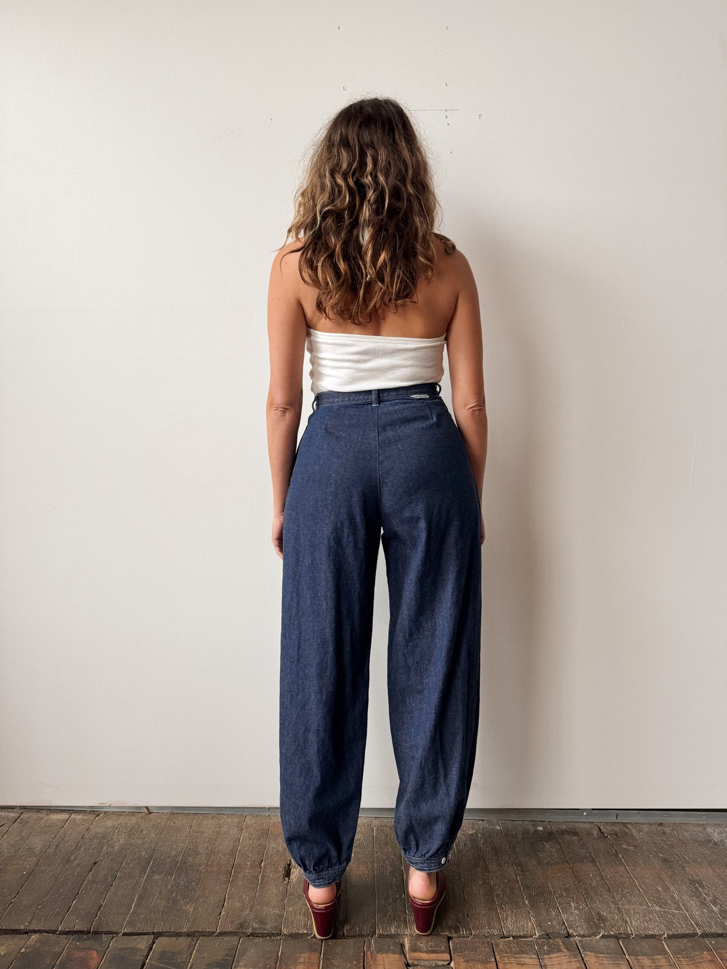 70s Cotton Gloria Cuffed Denim Jeans (25")