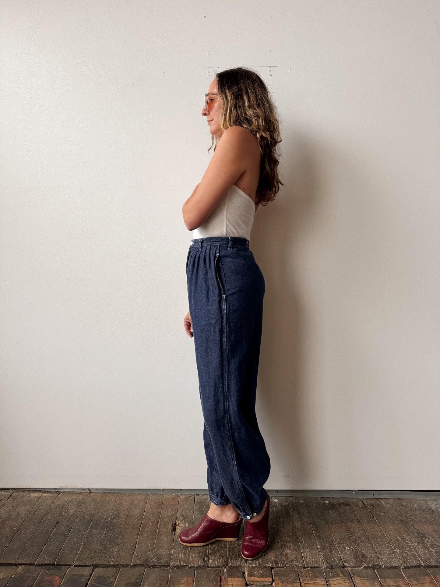 70s Cotton Gloria Cuffed Denim Jeans (25")