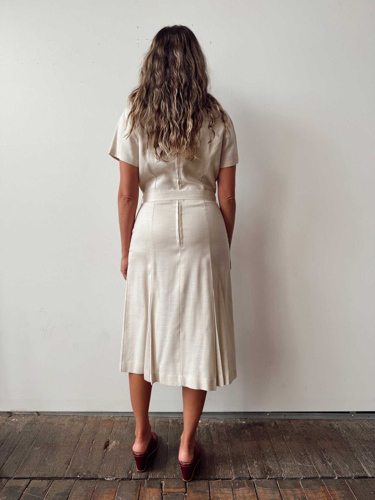 Ivory Linen 70s Pleate Midi Dress (30")