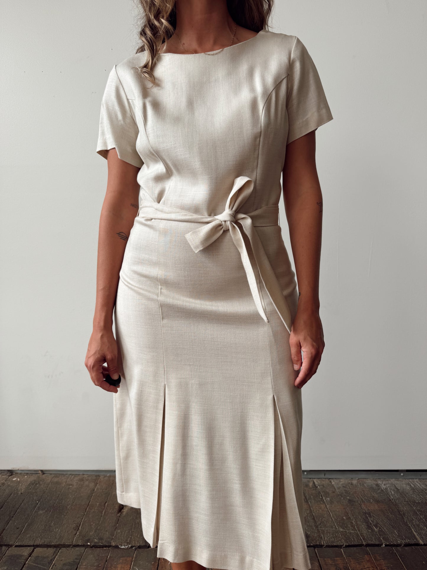 Ivory Linen 70s Pleate Midi Dress (30")
