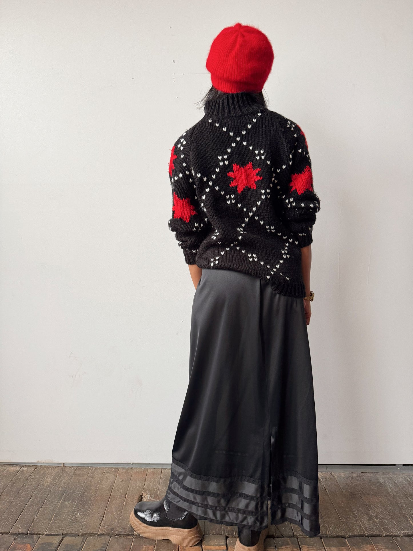 Winter Star 90s Sweater with Button Neck (M)