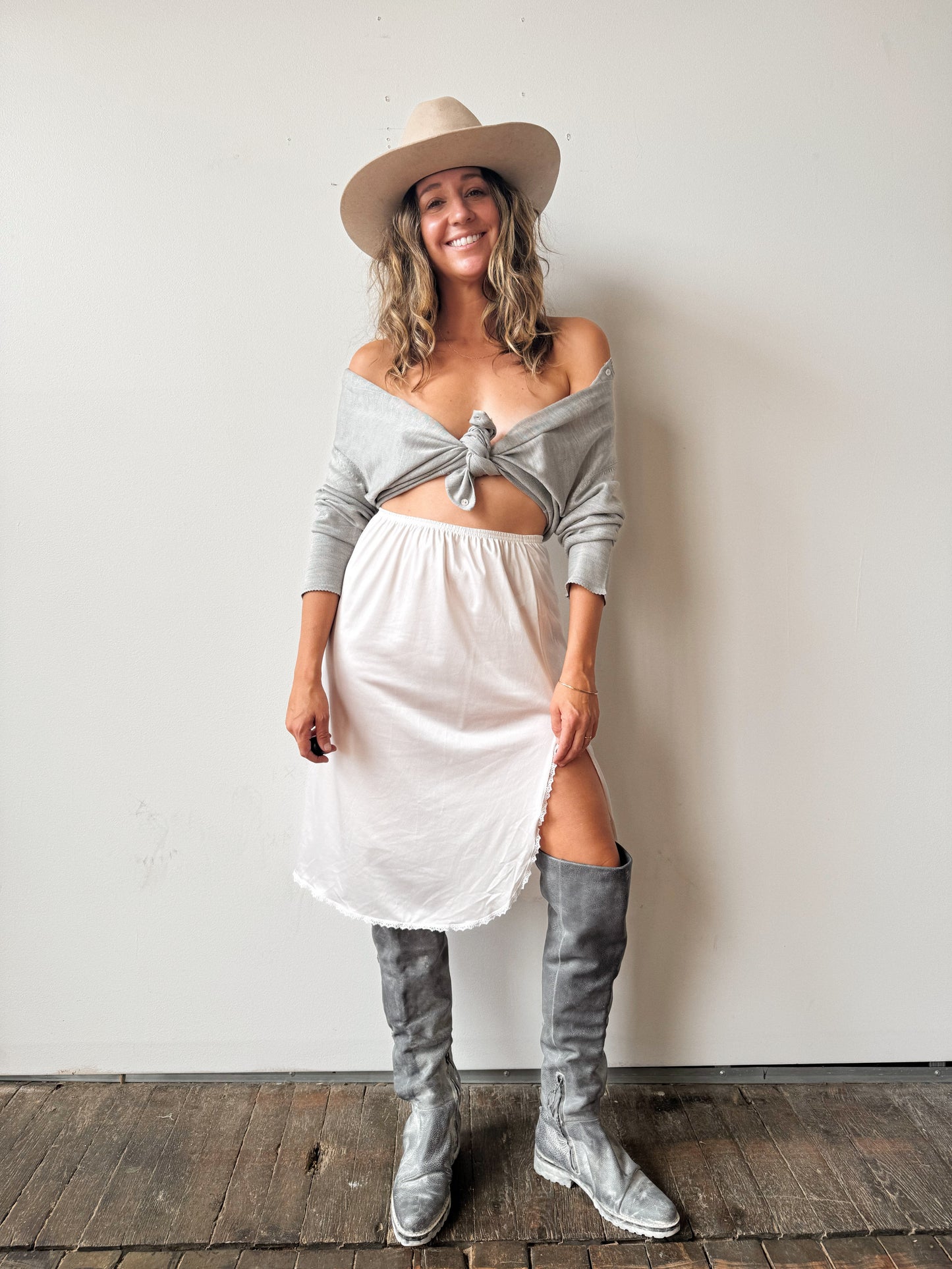 80s High Slit White Slip Skirt (26")