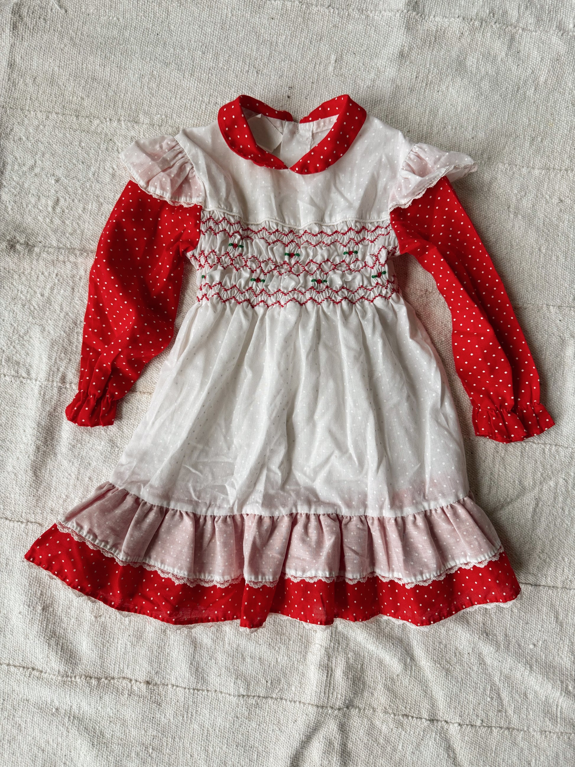 Hand Smocked Christmas 70s Dress (3T) dry vtg and Hand Smocked Christmas 70s Dress (3T) dry vtg and