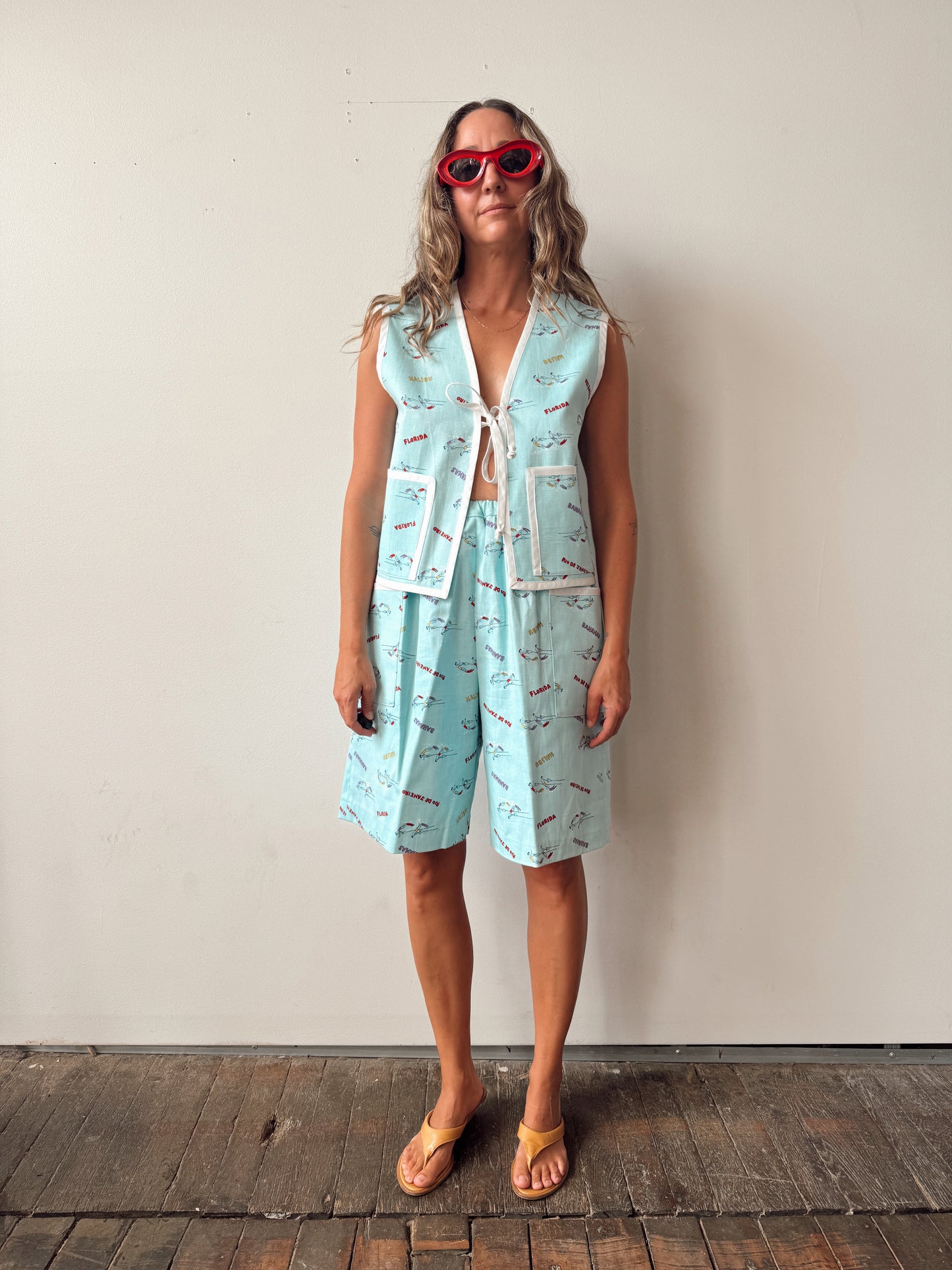 Alizé Vacation Vest and Bermuda Shorts 70s Set (M)