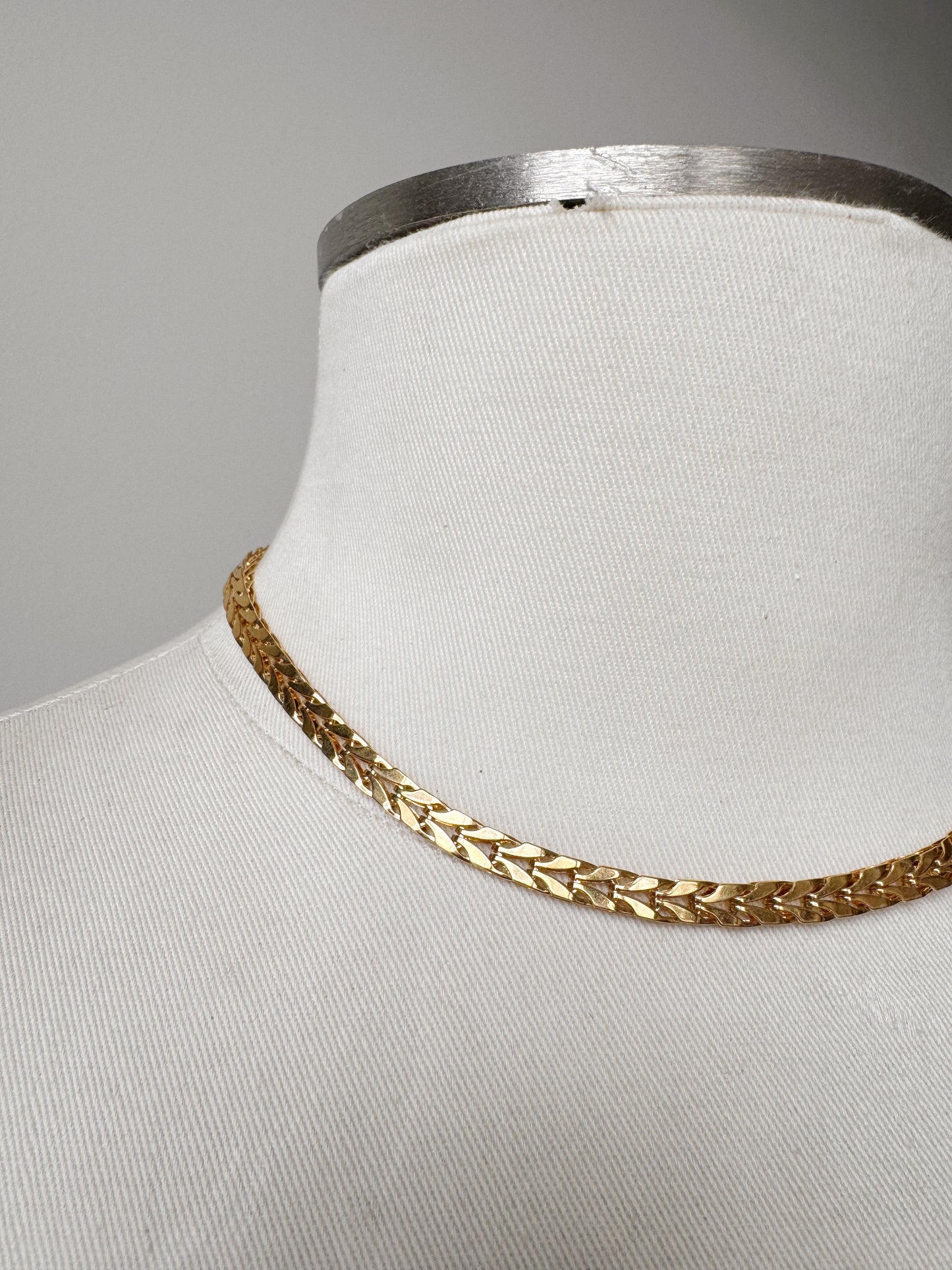 Flat Gold Tone 16" Necklace