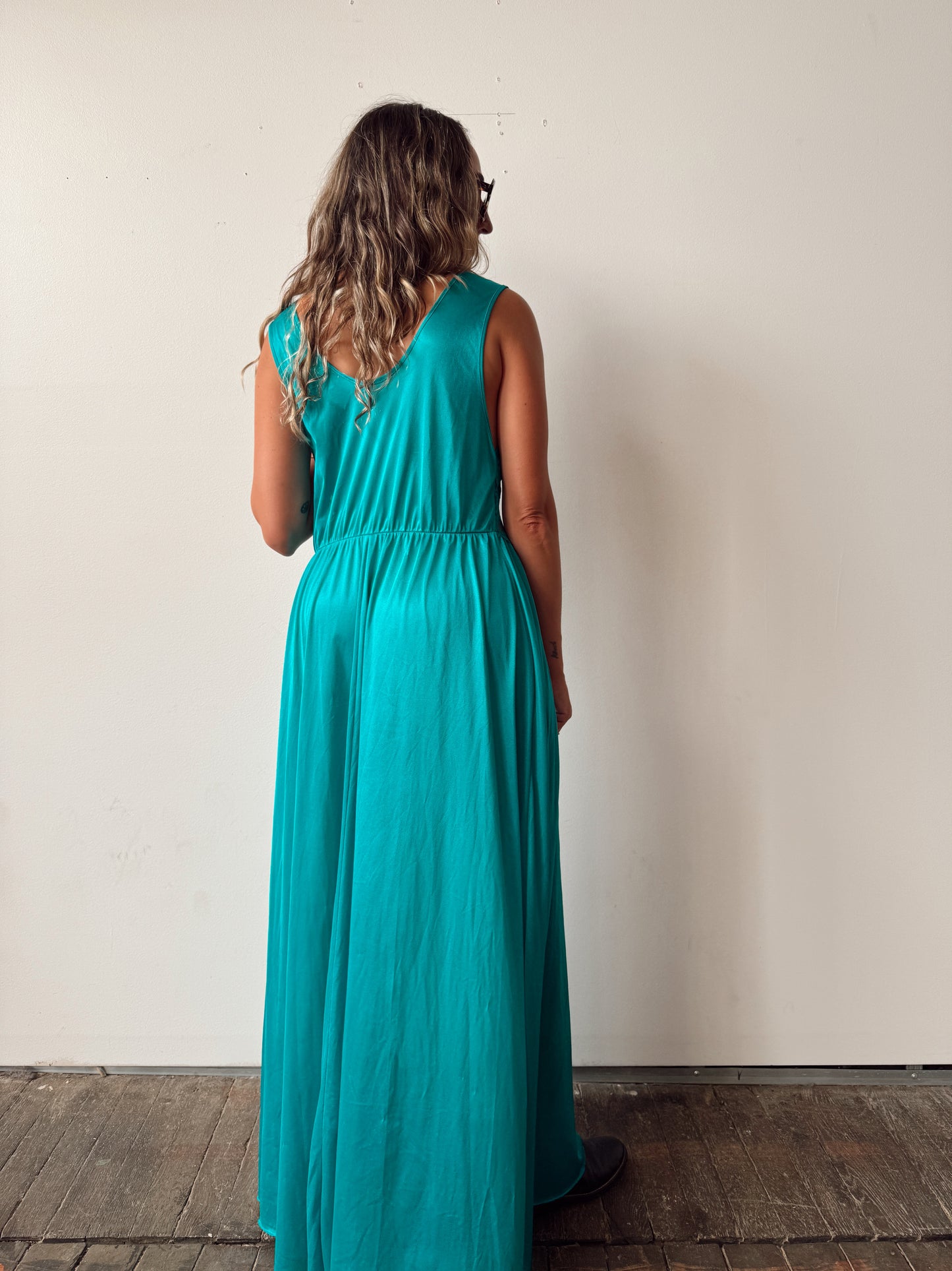 80s Nylon and Lace Slip Vintage Nightgown (L)