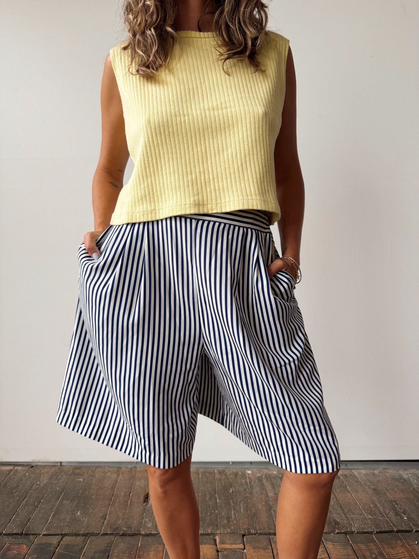 Striped Navy 90s Shorts (M)