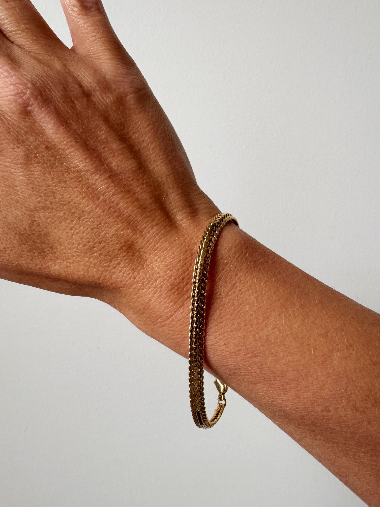 Gold Tone Herringbone 8" Bracelet