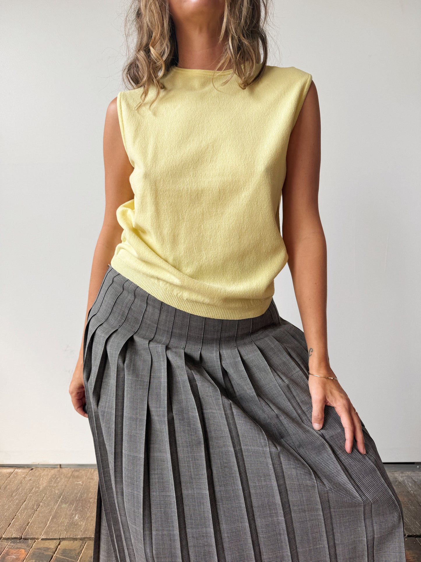 Butter Yellow Bucle Sleeveless 70s Top (M)