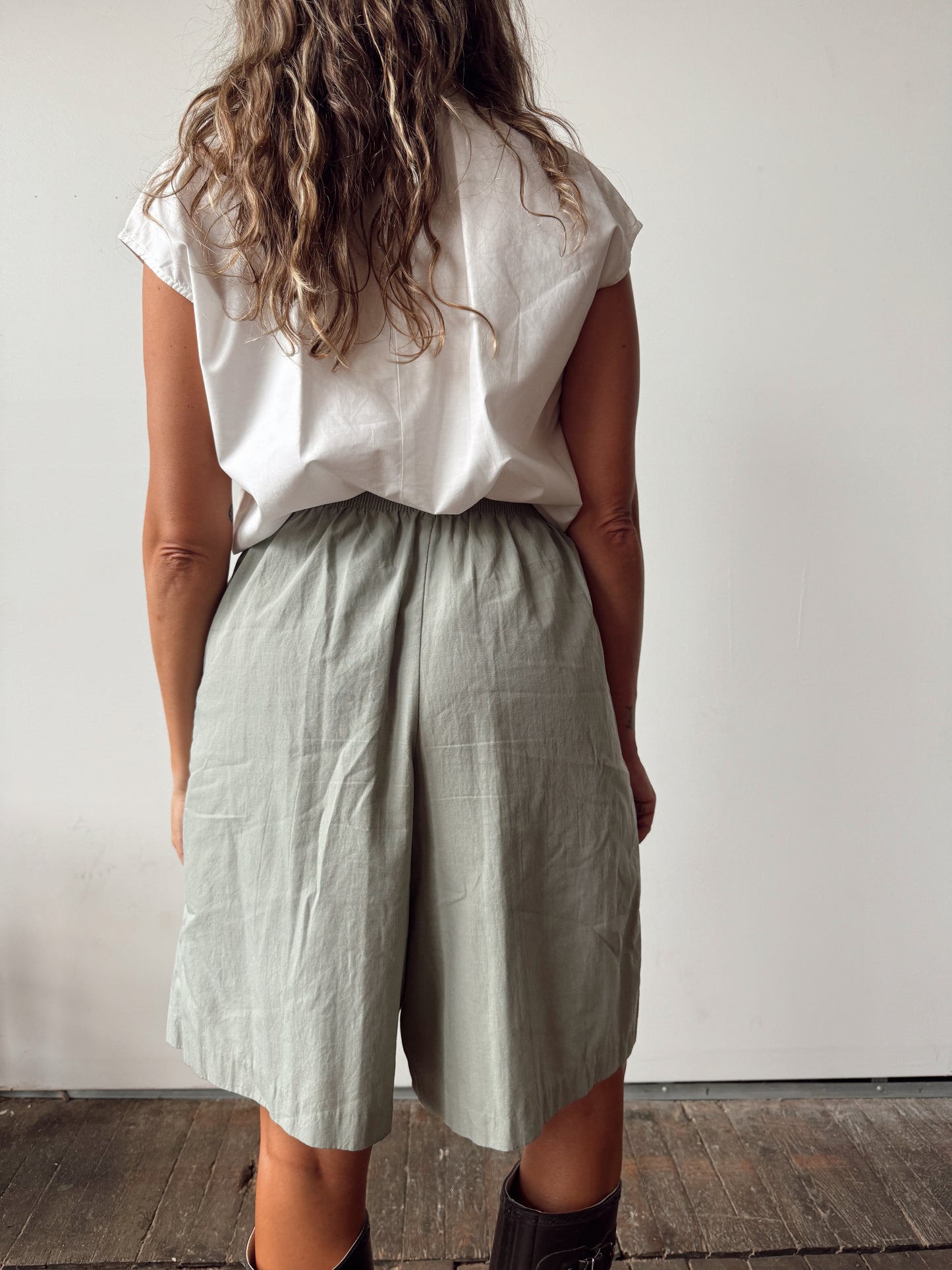 Olive Cotton 90s Long Shorts (M)